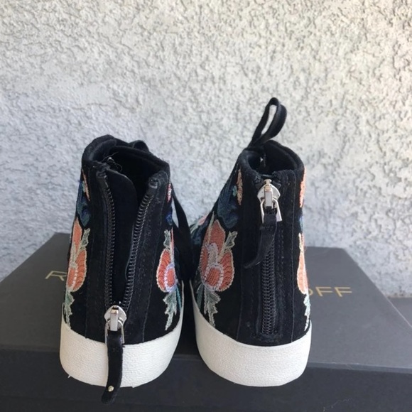 Rebecca Minkoff Sneakers. - Picture 4 of 6